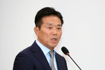 '청문회 태도 논란' 문진희 축구협회 심판위원장 사임