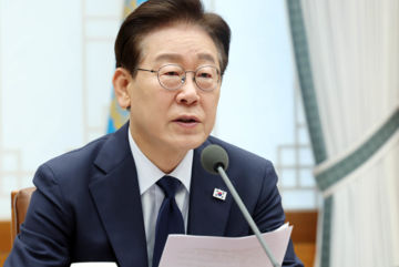 李, 3대 메가 2차점검…군공항 이전·주 52시간 예외 등 논의
