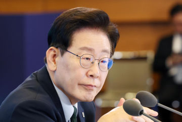 李 "해외 불법사이트 물리적 파괴"…'합법적 해킹'은?