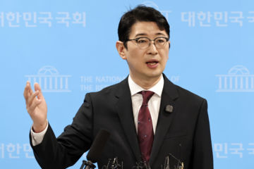 與, '金여사 골프' 의혹 제기 주진우 고발…주 "맞고발"