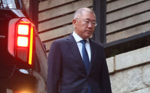 故 정주영 회장 25주기…범현대가 청운동 집결