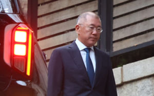 故정주영 회장 25주기…범현대가 청운동 집결