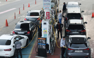 유조선 입항 끊겼다…국내 원유공급 플랜B