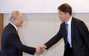 정년 연장 추진…기업 '유연한 재고용' 선호