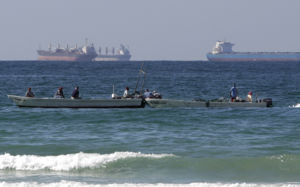 헬륨·나프타·황산…반도체 원료 수급 빨간불