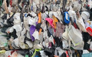 중동전쟁 나비효과…'플라스틱 재활용' 뜬다