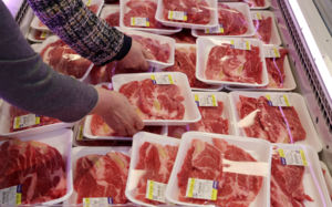 중동발 원가 쇼크에 축산물가도 고공행진