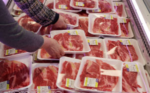 중동발 원가 쇼크에 축산물가도 고공행진