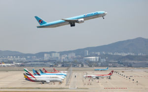 항공사·소비자, 5배 뛴 유류할증료 직격탄