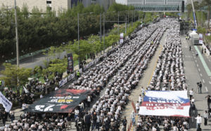 국민 10명 중 7명 "삼성전자 파업 부적절"