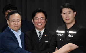 "삼전 성과급 박탈감" vs "경쟁 사회서 당연"