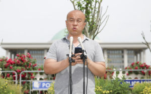 삼성전자 주주단체 "영업익 성과급은 위법배당"