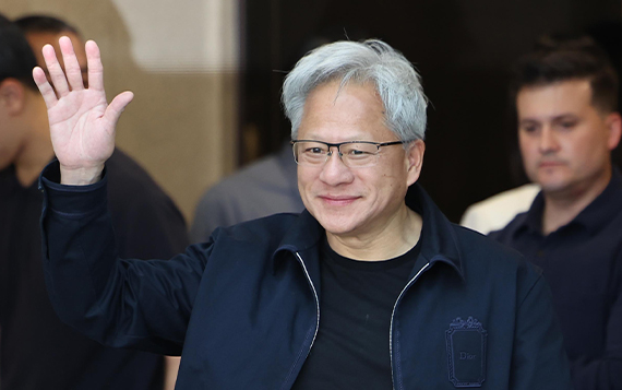 젠슨 황 도착…"한국, 투자하기에 훌륭한 곳"