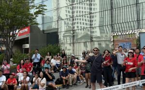 축구 보고 쇼핑하고…월드컵 열기에 '팬덤' 공략하는 백화점