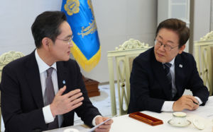 李대통령 만난 이재용, 반도체 지방투자 논의