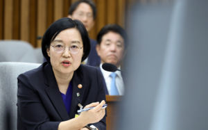 장관에서 총리로…한성숙, 중기부 성과는?