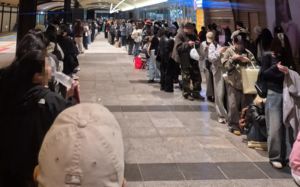 "자정에 왔는데 380번대"…용산에 밤샘 대기행렬 만든 日캐릭터 뭐길래