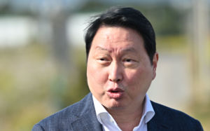 최태원 "더 빨리, 더 크게"…반도체 증설 속도전