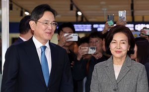 홍라희, 아들 이재용에 삼성전자 지분 0.17% 증여
