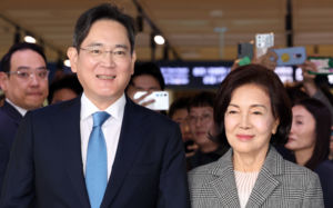 이재용, 홍라희 삼전 주식 2.6조 증여받는다