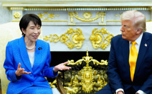 日다카이치, 호르무즈 군함 파견 확답 피해갔다