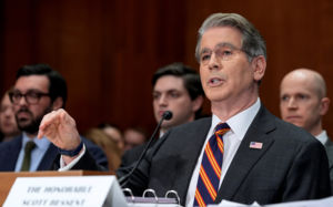 美재무 "이란산 원유, 中 대신 韓·日에 판다"