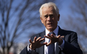 트럼프 책사 "글로벌 관세 15%로 인상 진행 중"