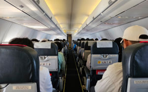 비행기 통로 좌석, 세균감염 위험 가장 높아