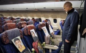 이란, '오폭 희생' 학생 사진 들고 美와 협상