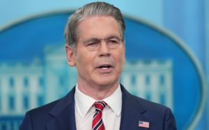 美재무 "6~9월 돼야 유가 하락…러 제재 복구"