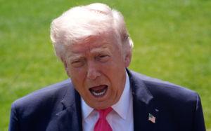 다시 닫힌 호르무즈...트럼프, 긴급회의