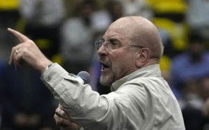 이란 국회의장 "트럼프 위협 속 협상 불가"