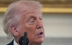 트럼프 "봉쇄 풀면 이란과 절대 협상 못해"