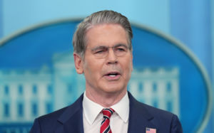 "美, 이란 원유 관련 中 정유·해운사 41개 제재"