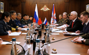 중러 국방장관 회담…군사 공조 강화하기로