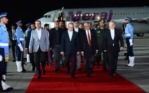 이란 외무, 파키스탄 복귀…美협상 재개될까