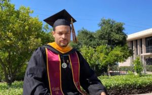 존경받던 교사가 트럼프에 분노 품고 총격