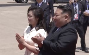 시진핑, 금수산영빈관 이동…김정은 부부 동행