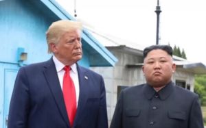 트럼프 "김정은과 좋은 관계"…과거사진 공유