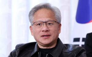 젠슨 황 "AI, 순고용 창출"…빌 게이츠에 반박