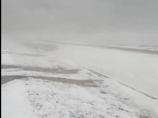 사막에 눈이?…사우디 사막, 한겨울 설원으로 변신