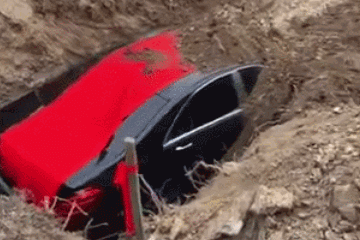 "죽어서도 벤츠 타세요"…中 장례식서 2억 넘는 車 매장