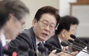 李 "부동산정책 복사할 직원도 다주택 안 돼"