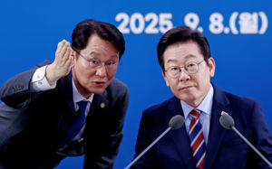 靑 의전비서관 "李대통령, 노무현과 똑같은 점 너무 많아"