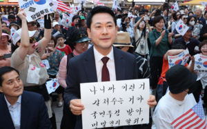장외정치 나선 張…당내선 '고립 자초' 비판