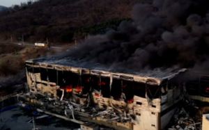 용인 창고 화재, 3시간여만 초진…인명피해 없어