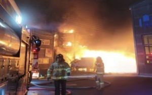 광주 유통공장 화재, 2시간반만에 불길 잡혀