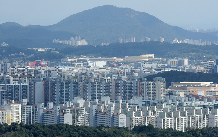 서울 아파트 2월 매매가 전년대비 15.7%↑