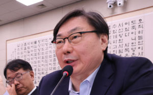 이화영 국민참여재판, '李 쪼개기 후원' 공방