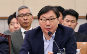 이화영 재판…"술 반입 없어" vs "검찰 말 바꿔"